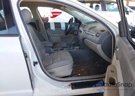 2012 Ford Fusion S из США, поврежденный, VIN 3FAHP0GA7CR187177